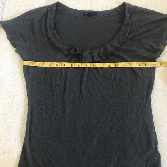 SOLD !!!! - 2️⃣Bundle Gap short sleeve tops..! - Picture 6 of 16